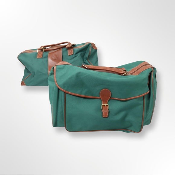 Unisex Pair of Green Ralph Lauren Travel Bags

Used - Picture 1 of 6